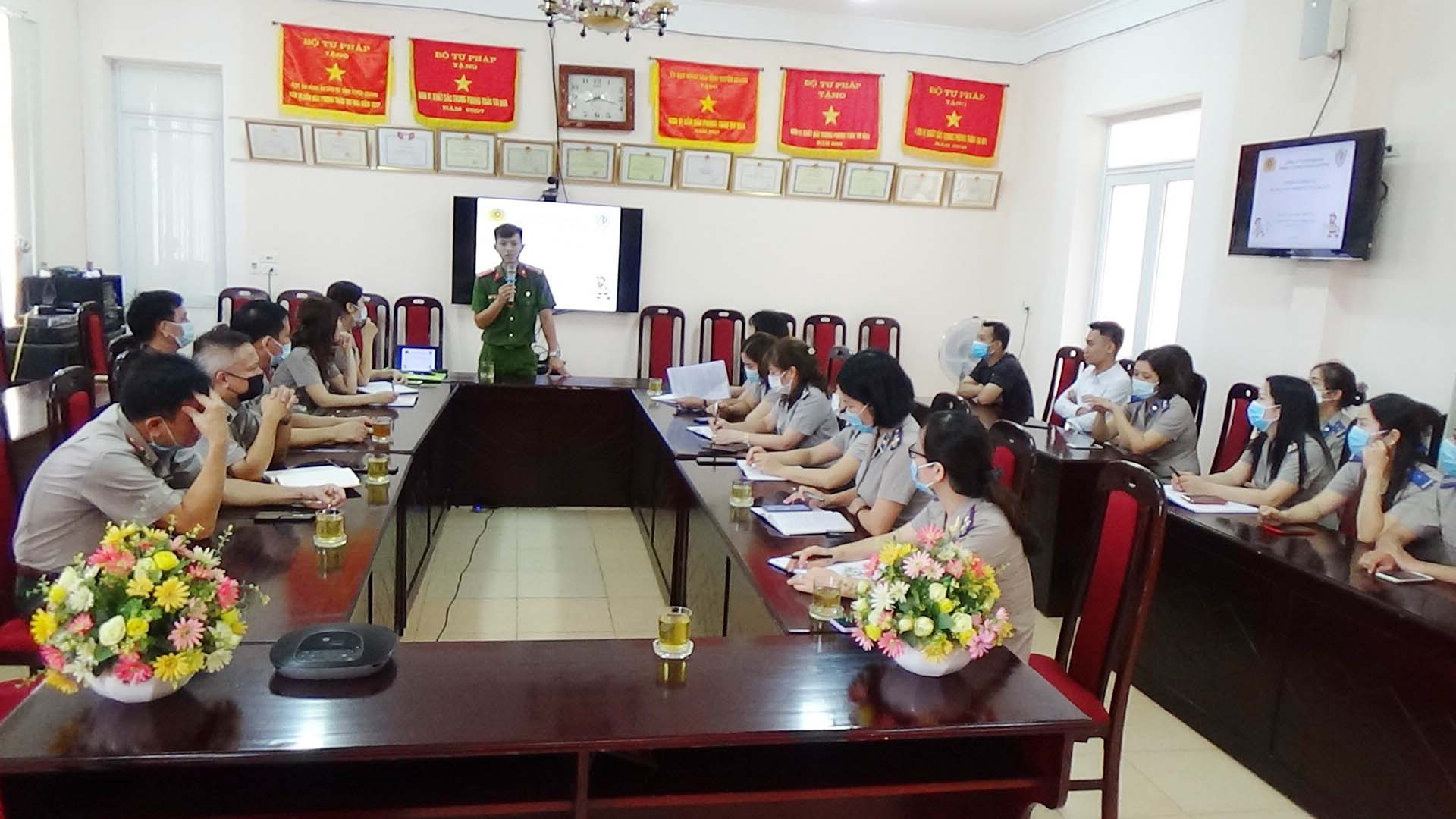 Huấn luyện công tác phòng cháy, chữa cháy tại Cục Thi hành án dân sự tỉnh Tuyên Quang