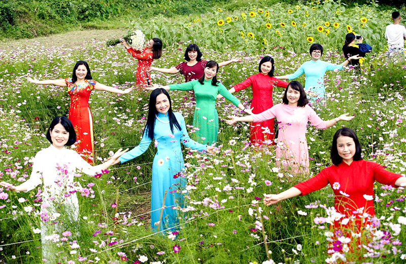 Phụ nữ Tuyên Quang tôn vinh vẻ đẹp áo dài Việt