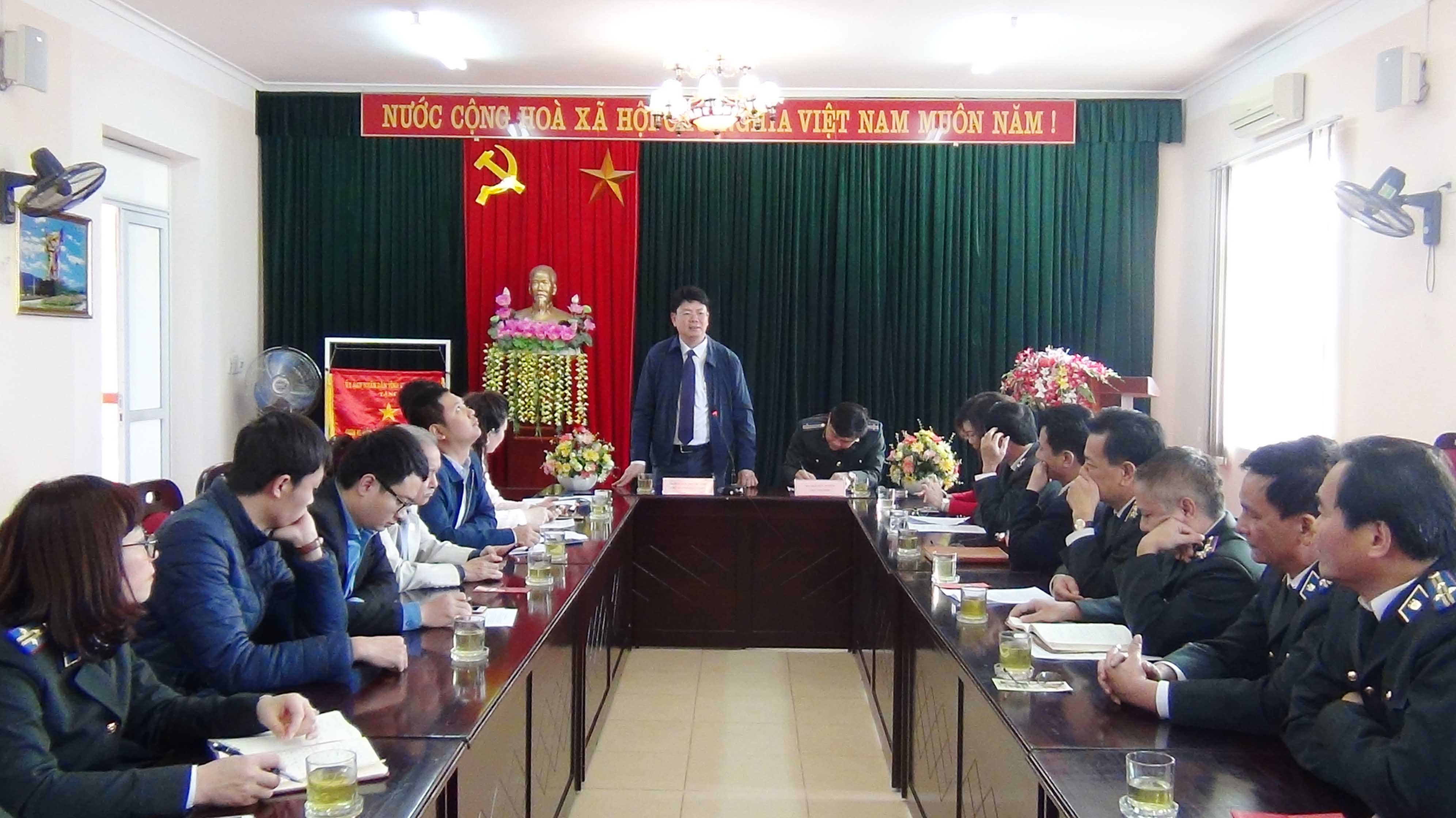 Thứ trưởng Nguyễn Thanh Tịnh và đoàn công tác của Bộ Tư pháp thăm và làm việc với Cục THADS tỉnh Tuyên Quang.