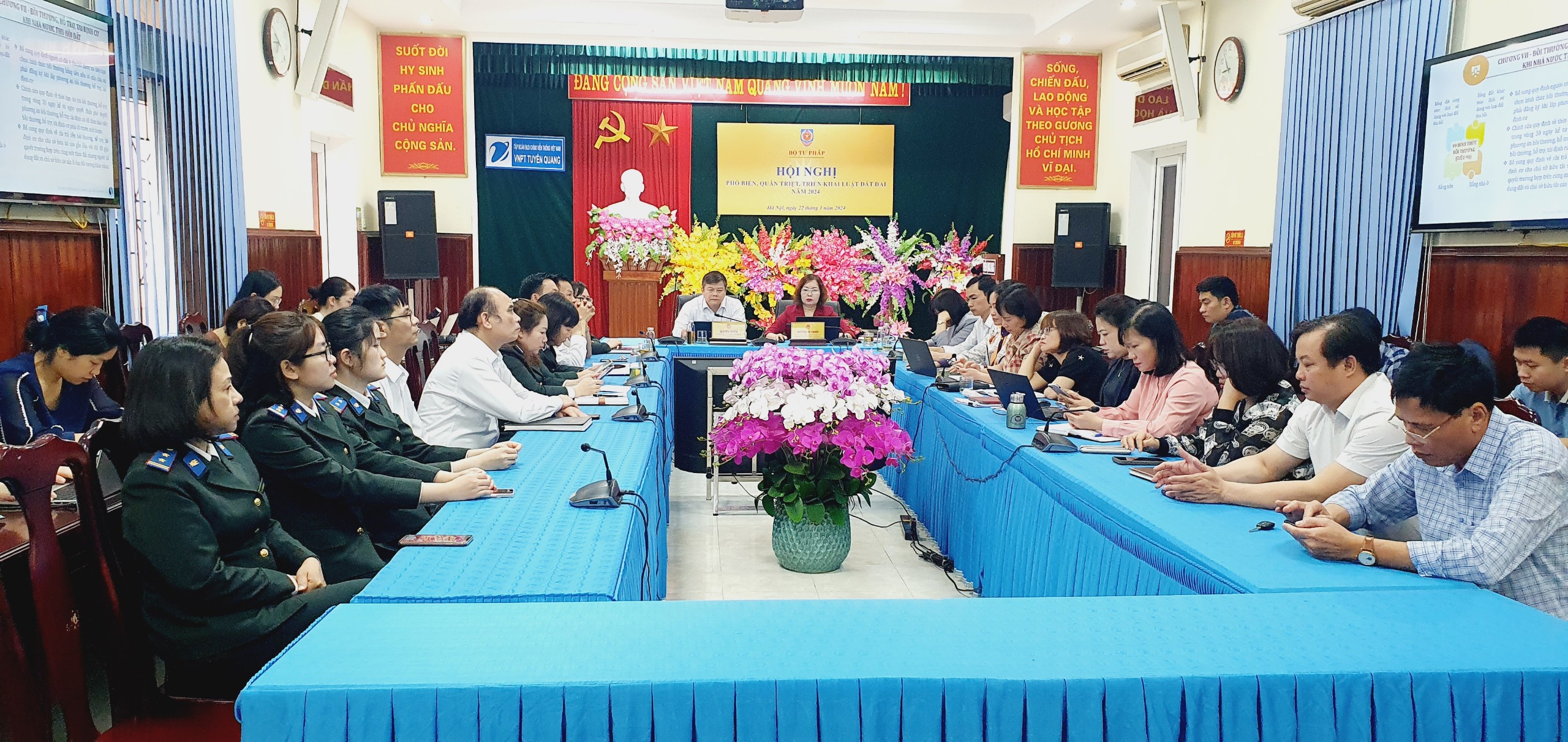 Lãnh đạo, công chức Cục THADS tỉnh Tuyên Quang tham dự Hội nghị trực tuyến phổ biến, quán triệt Luật Đất đai năm 2024