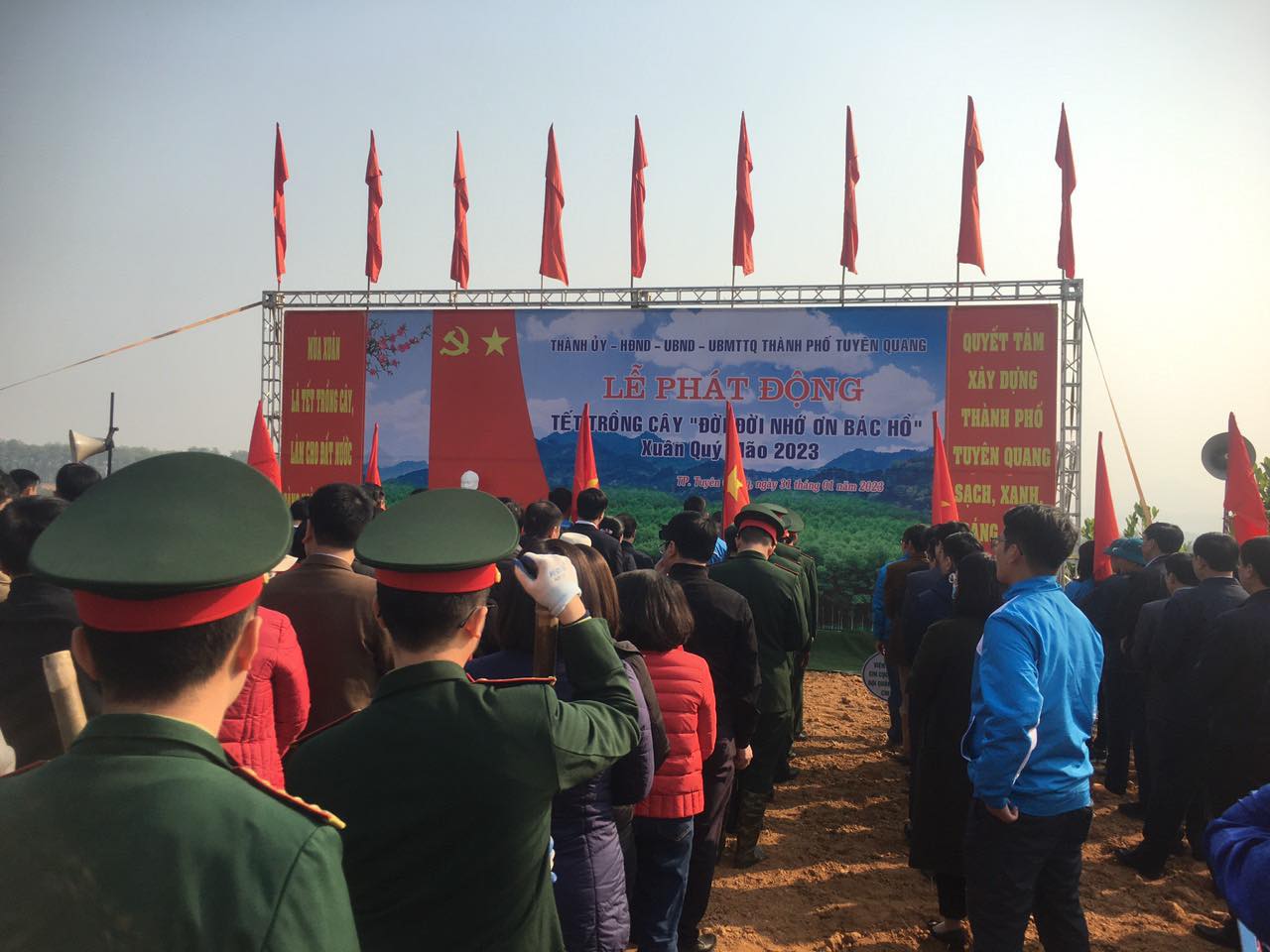 Chi cục Thi hành án dân sự thành phố Tuyên Quang tham gia Lễ phát động 