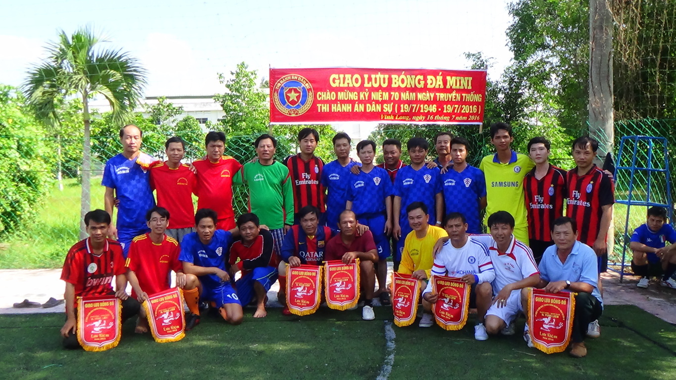Cục Thi hành án dân sự tỉnh Vĩnh Long tổ chức bóng đá mini kỷ niệm 70 năm Ngày truyền thống Thi hành án dân sự