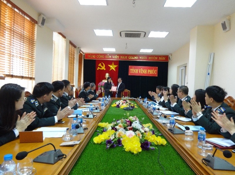 Tổng cục trưởng Mai Lương Khôi thăm và làm việc tại Cục Thi hành án dân sự tỉnh Vĩnh Phúc