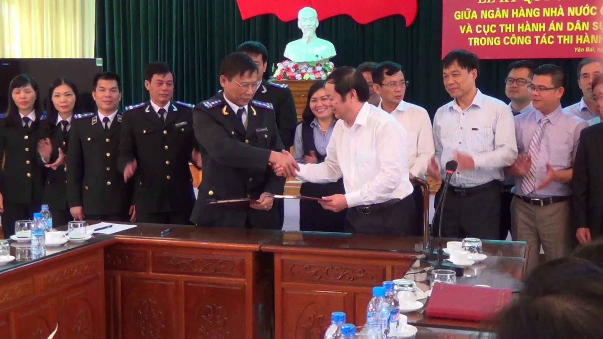 Lễ ký kết Quy chế phối hợp với Ngân hàng nhà nước Chi nhánh tỉnh Yên Bái năm 2015