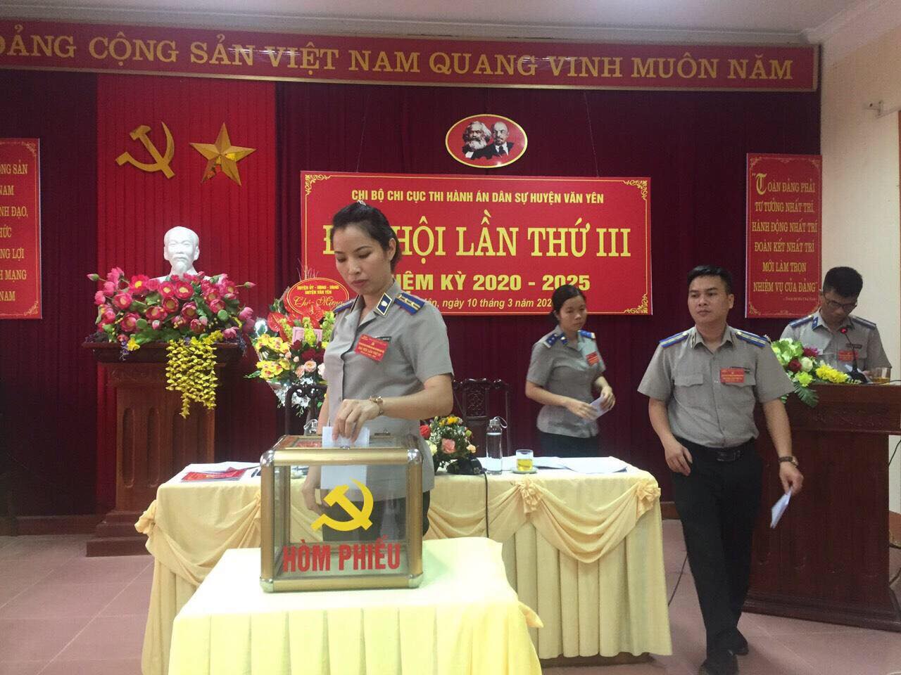 Chi bộ Chi cục THADS huyện Văn Yên tổ chức thành công Đại hội  Nhiệm kỳ 2020-2025