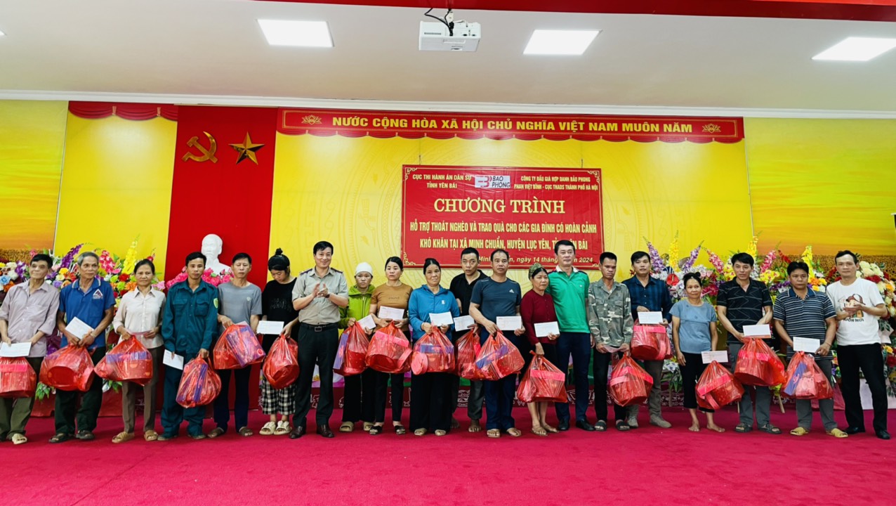 Cục THADS tỉnh Yên Bái cùng đoàn công tác trao kinh phí hỗ trợ người nghèo tại xã Minh Chuẩn, huyện Lục Yên.