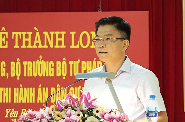 Đồng chí Lê Thành Long, Ủy viên Trung ương Đảng, Bộ trưởng Bộ Tư pháp đến thăm và làm việc với Cục Thi hành án dân sự tỉnh Yên Bái.