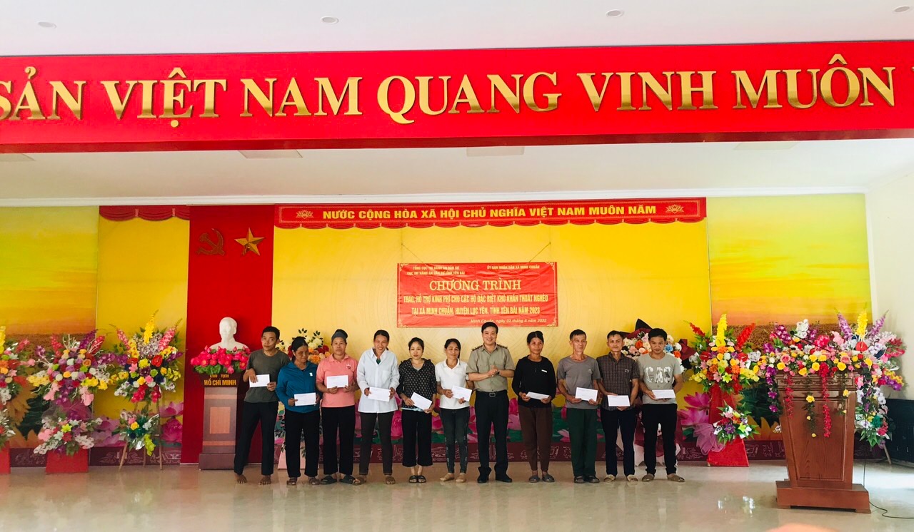 Cục THADS tỉnh Yên Bái tổ chức chương trình trao kinh phí hỗ trợ cho người nghèo và thực hiện ngày cuối tuần cùng dân  tại xã Minh Chuẩn, huyện Lục Yên.
