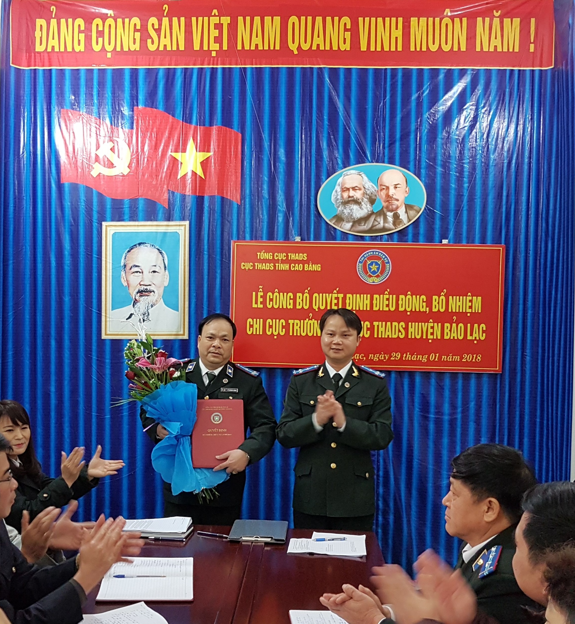 Công bố quyết định điều động, bổ nhiệm Chi cục trưởng Chi cục THADS huyện Bảo Lạc
