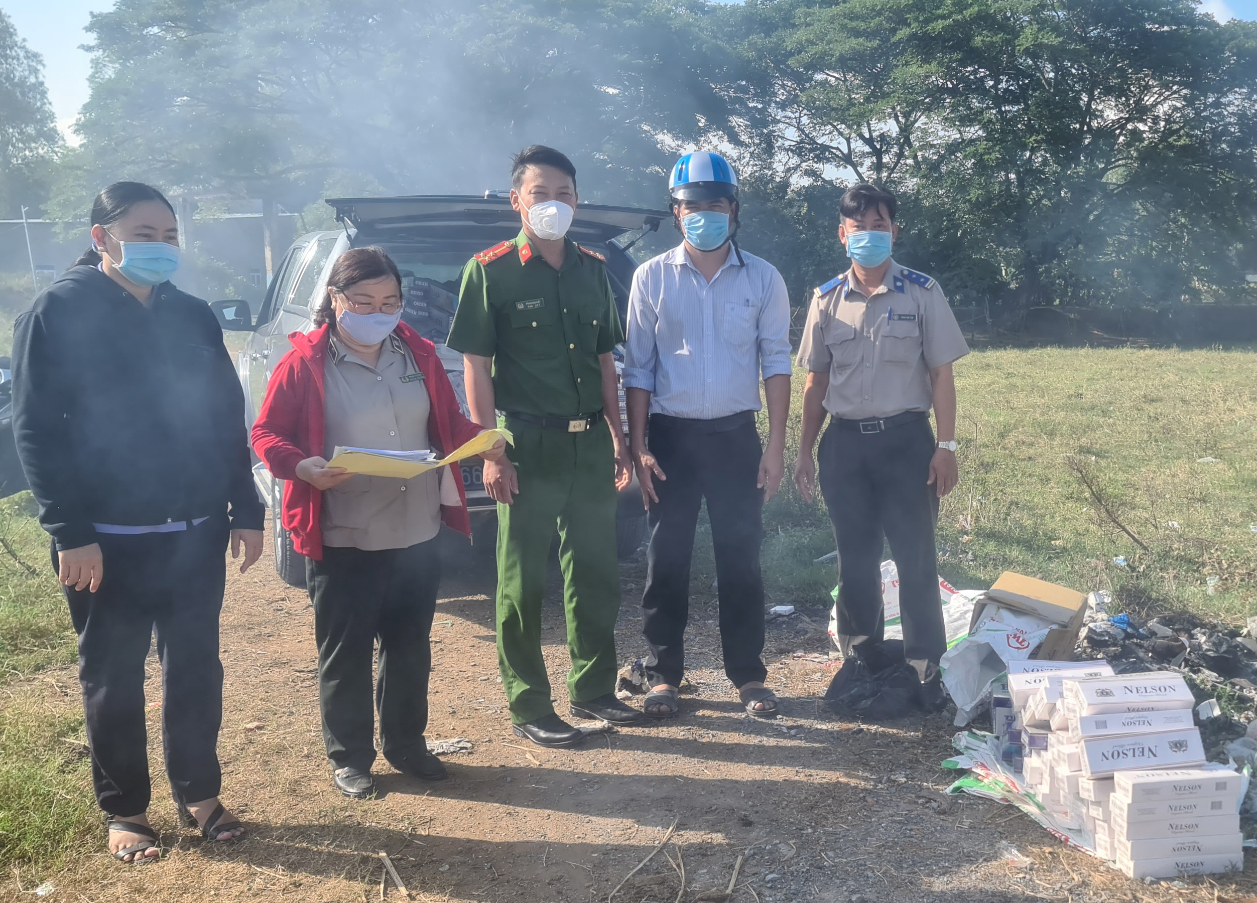 Chi cục Thi hành án dân sự huyện Tân Hồng, tỉnh Đồng Tháp, tổ chức tiêu hủy thuốc lá điếu nhập lậu trong Bản án hình sự