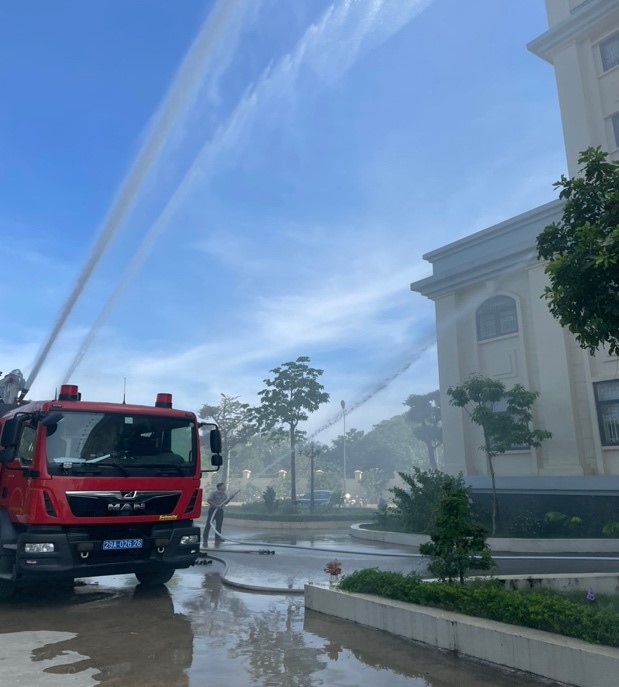 Cục thi hành án dân sự thành phố Hà Nội tổ chức thực tập phương án chữa cháy và cứu nạn, cứu hộ tại đơn vị