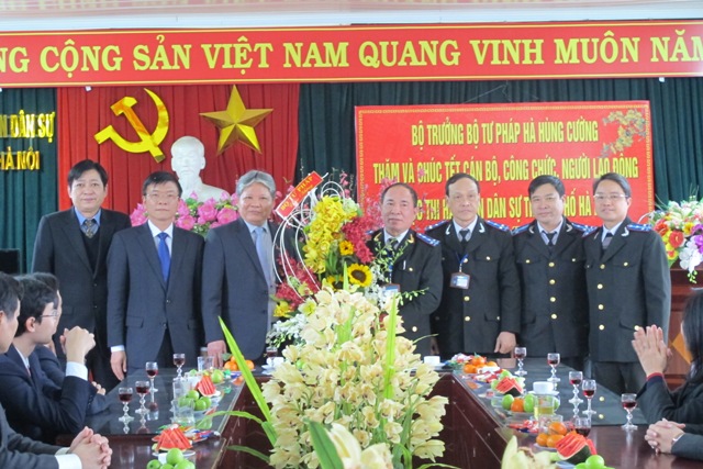 Bộ trưởng Bộ Tư  pháp - Hà Hùng Cường về thăm và chúc tết cán bộ, công chức, người lao động Cục Thi hành án dân sự Thành phố Hà Nội