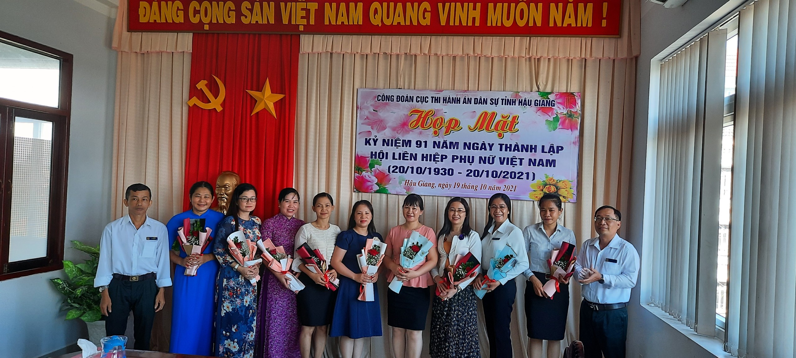 Công đoàn cơ sở Cục Thi hành án dân sự tỉnh Hậu Giang tổ chức họp mặt kỷ niệm 91 năm Ngày thành lập Hội liên hiệp Phụ nữ Việt Nam (20/10/1930 - 20/10/2021)