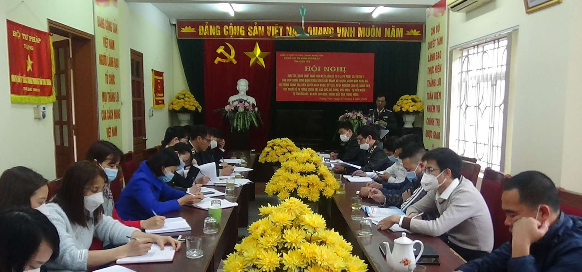 Chi  bộ Cục Thi hành án dân sự tỉnh Hưng Yên tổ chức Hội nghị học tập, quán triệt thực hiện Kết luận số 21- KL/TW ngày 25/10/2021 của Ban Chấp hành Trung ương Đảng và các quy định, hướng dẫn của Trung ương