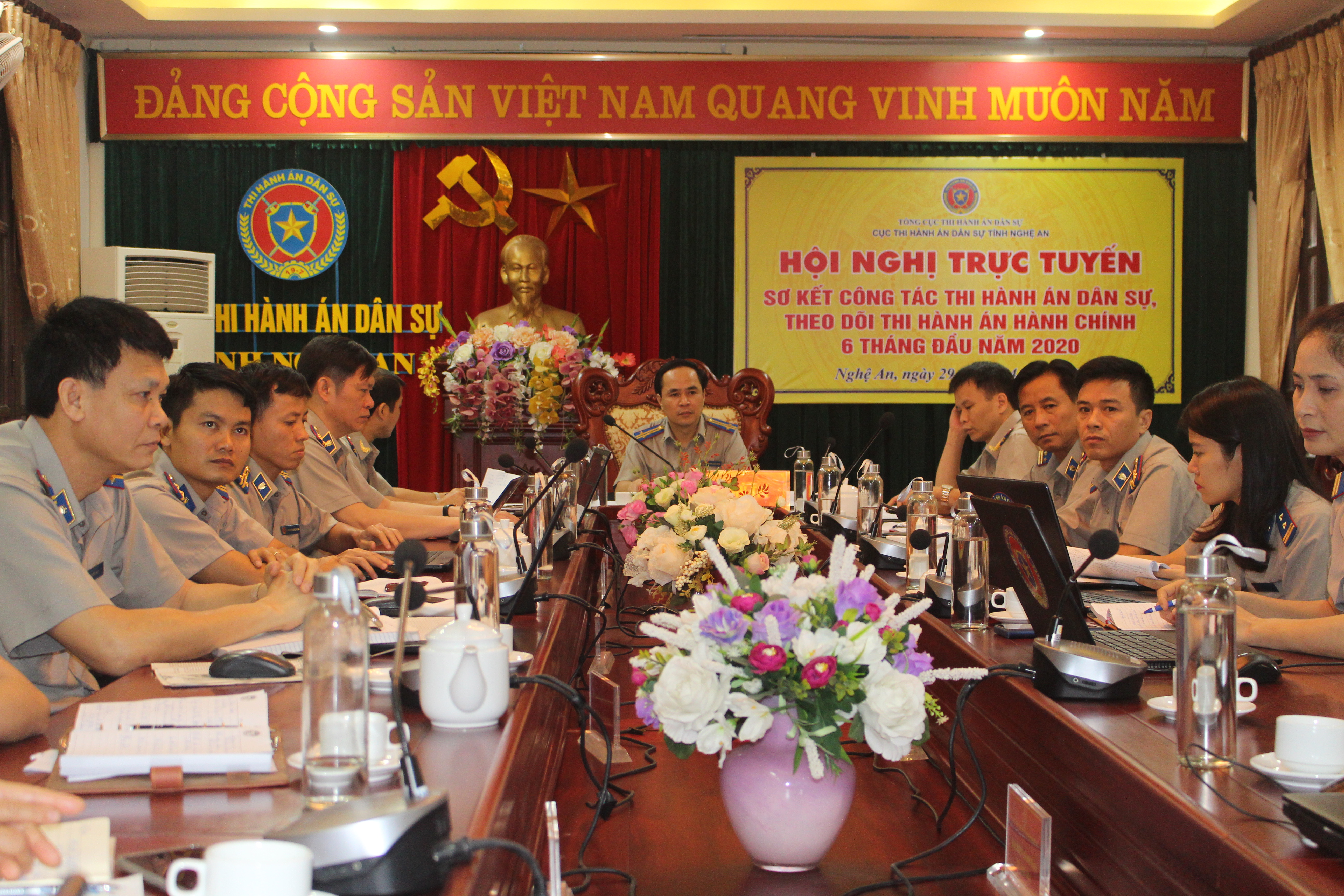 Cục Thi hành án dân sự tỉnh Nghệ An tổ chức Hội nghị trực tuyến sơ kết công tác Thi hành án dân sự, theo dõi thi hành án hành chính 6 tháng đầu năm 2020.