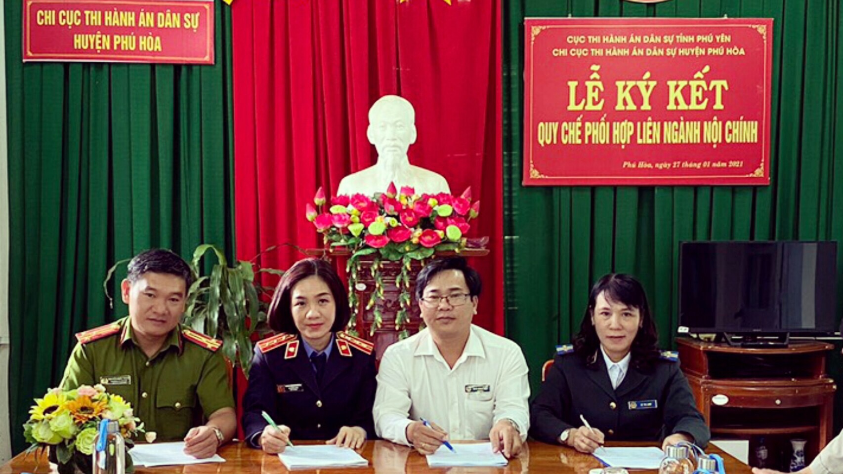 Các cơ quan nội chính Huyện phú Hòa, ký kết Quy chế phối hợp trong công tác  Thi hành án dân sự, hành chính