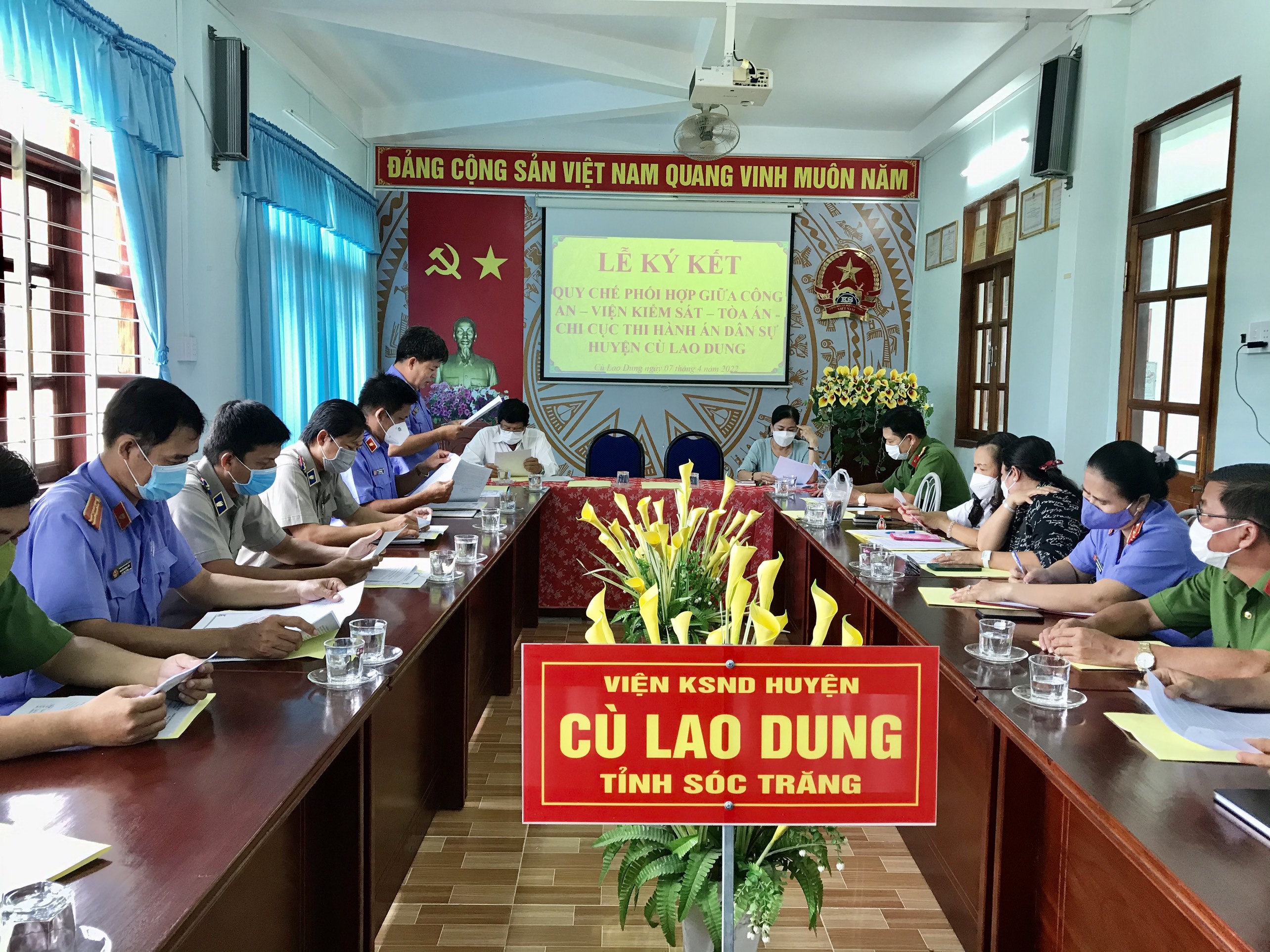 Chi cục Thi hành án dân sự huyện Cù Lao Dung: Tổ chức Lễ ký kết Quy chế phối hợp liên ngành