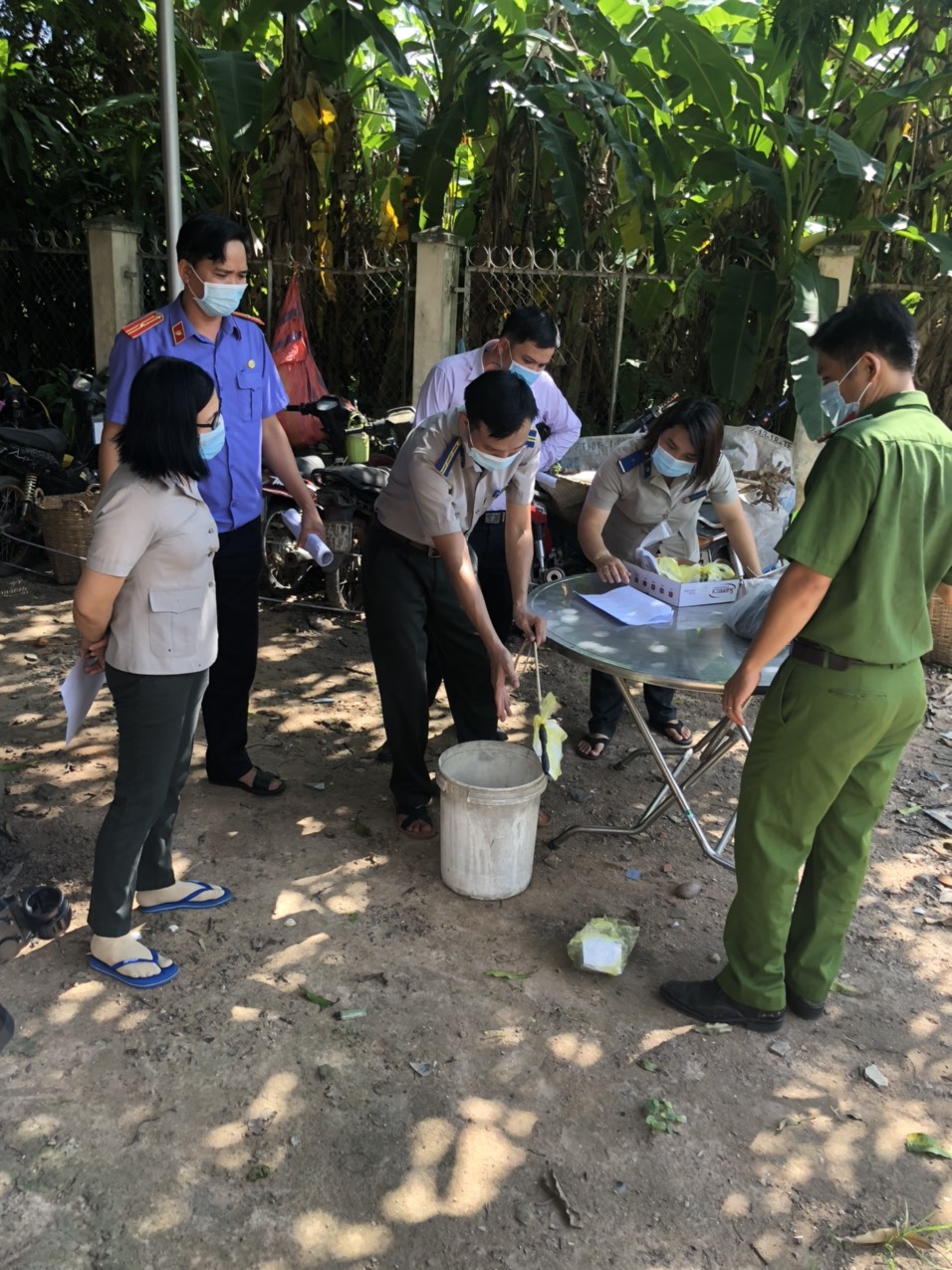 Chi cục Thi hành án dân sự (THADS) huyện Tân Biên tổ chức tiêu hủy tang vật ngày 31/5/2021