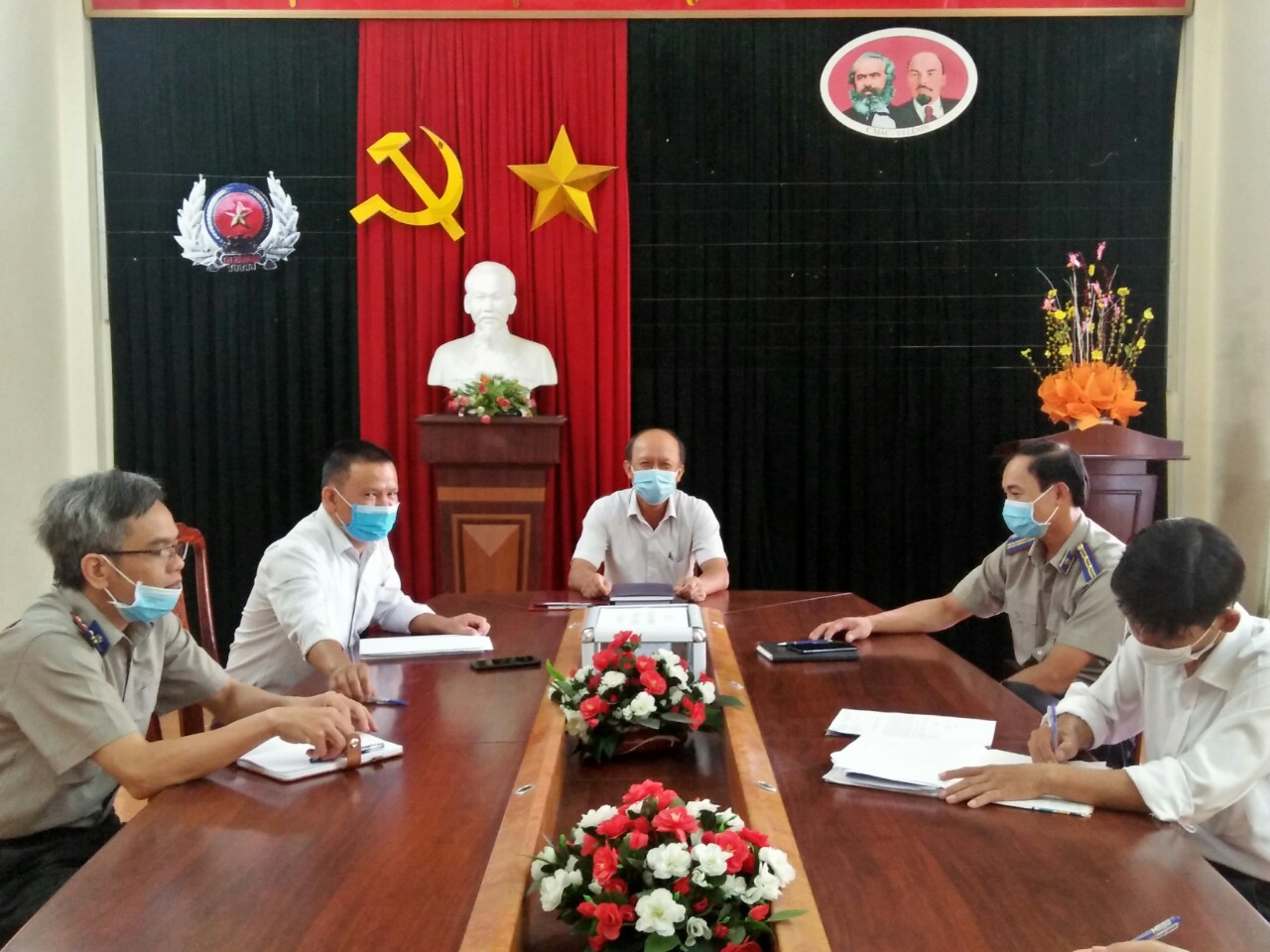 Chi cục THADS huyện Phong Điền, tỉnh Thừa Thiên- Huế ủng hộ quỹ phòng chống Covid-19.