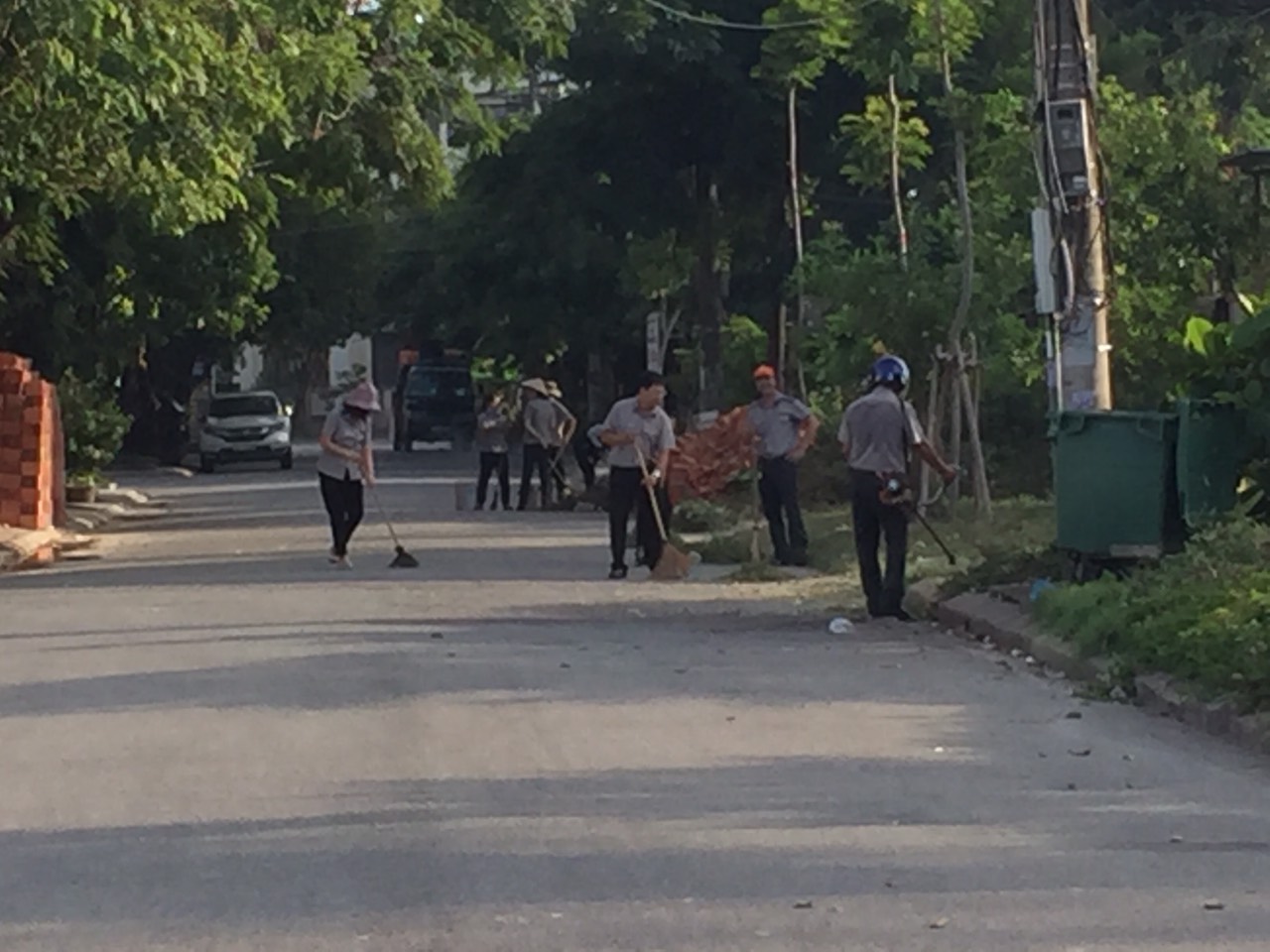 Các cơ quan Thi hành án dân sự trên địa bàn tỉnh Thừa Thiên Huế đồng loạt ra quân thực hiện Ngày Chủ nhật xanh